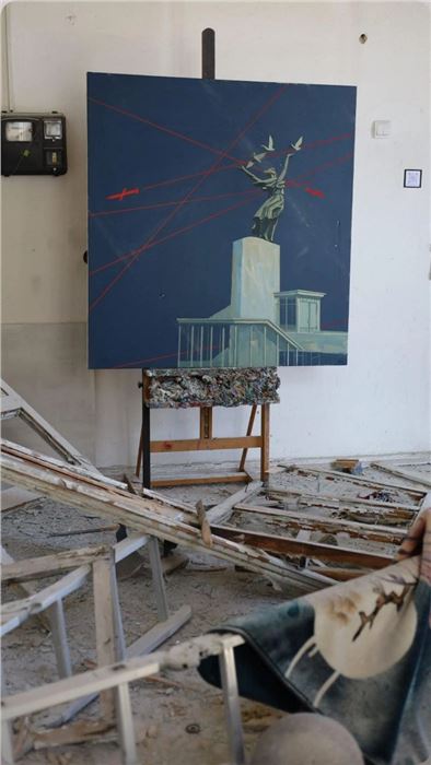 Ruslan Ivashenko painting with cracks